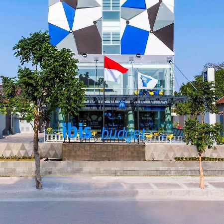 Ibis Budget Cirebon Exterior foto