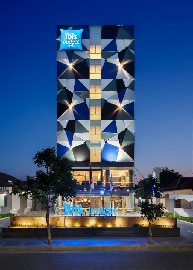 Ibis Budget Cirebon Exterior foto
