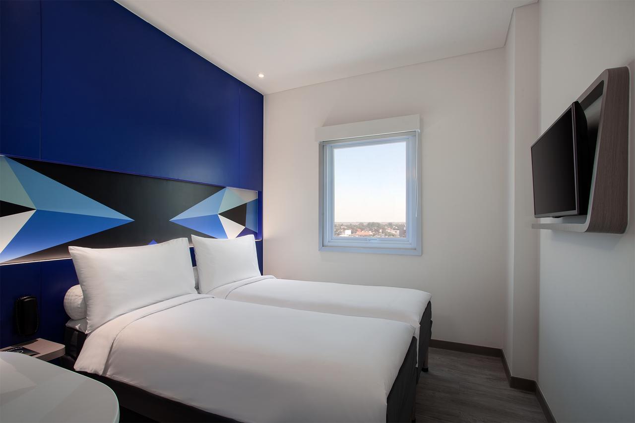 Ibis Budget Cirebon Exterior foto
