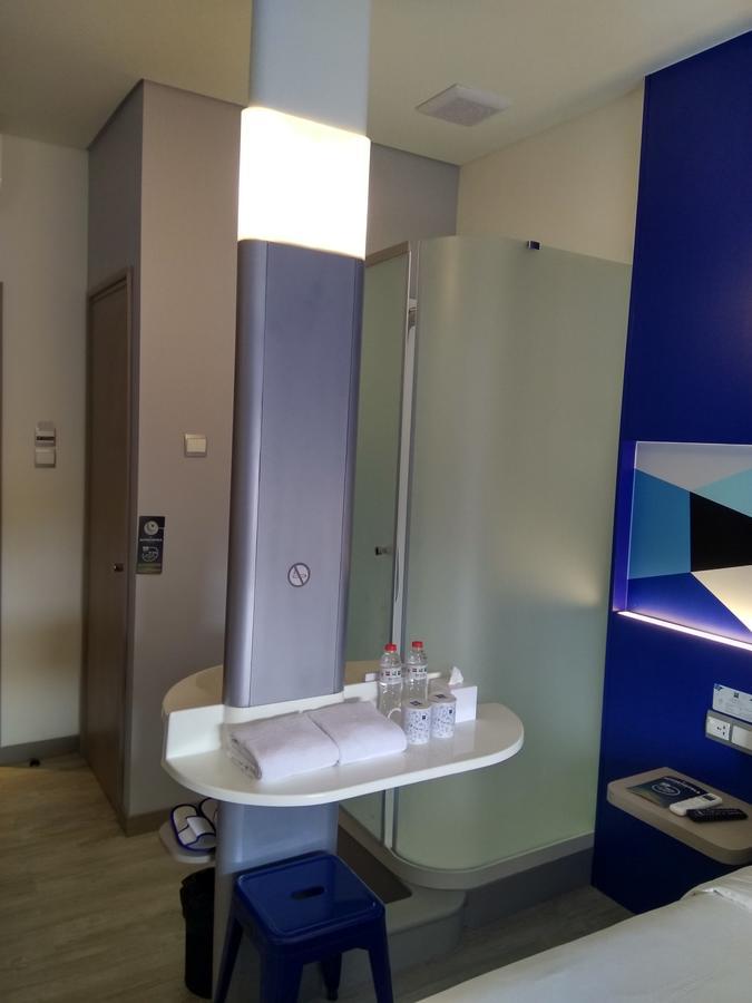 Ibis Budget Cirebon Exterior foto